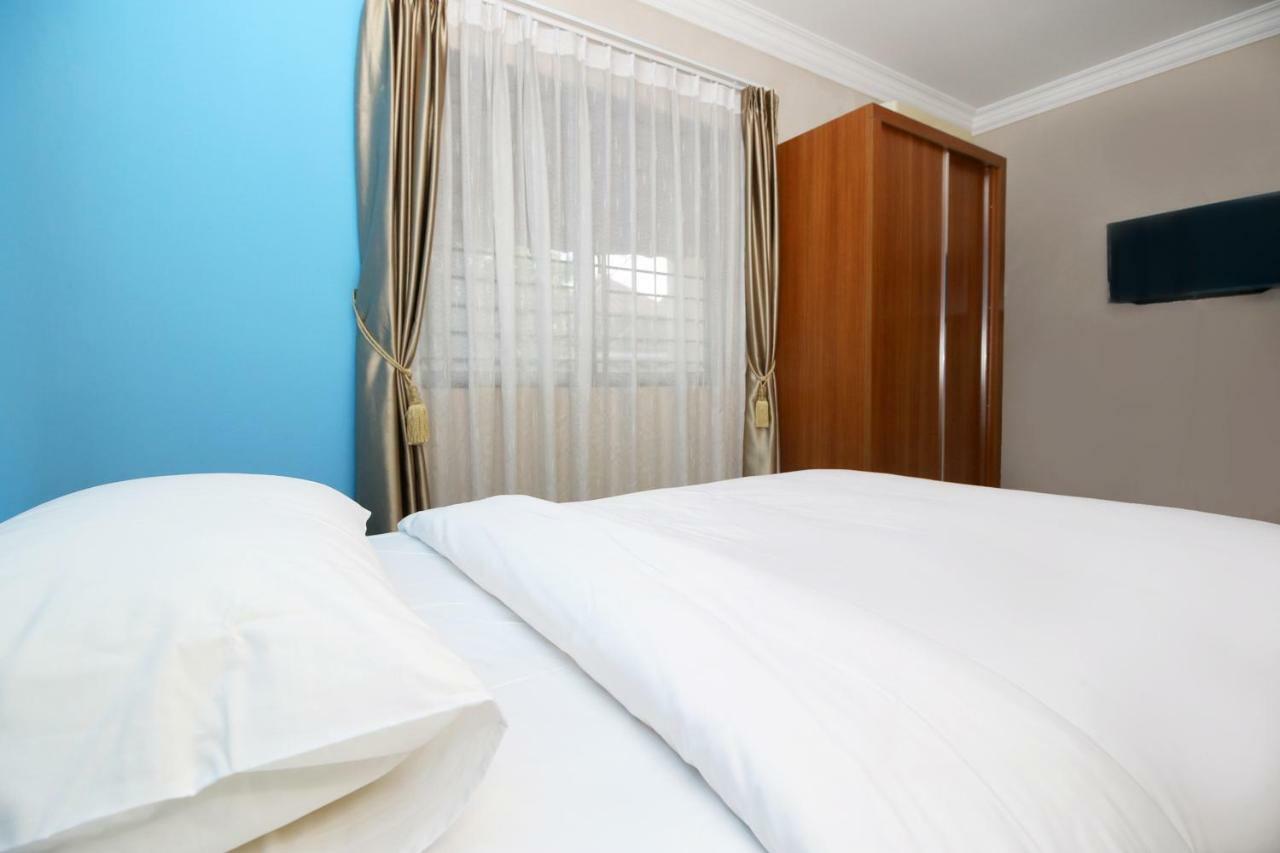 Safina Inn Syariah Sekupang Batam Екстер'єр фото